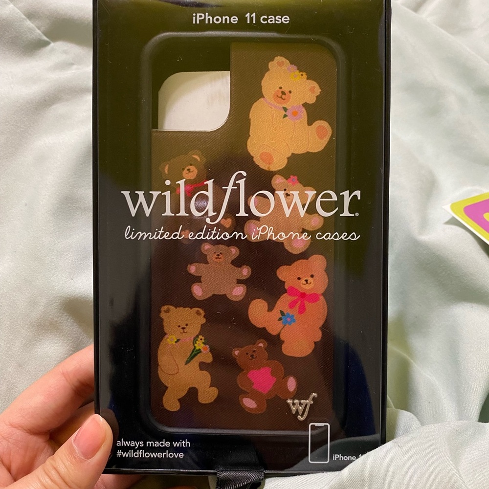Wildflower iPhone 11 case Beary Cute